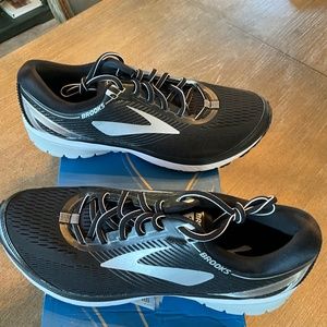 Brooks Ghost 10